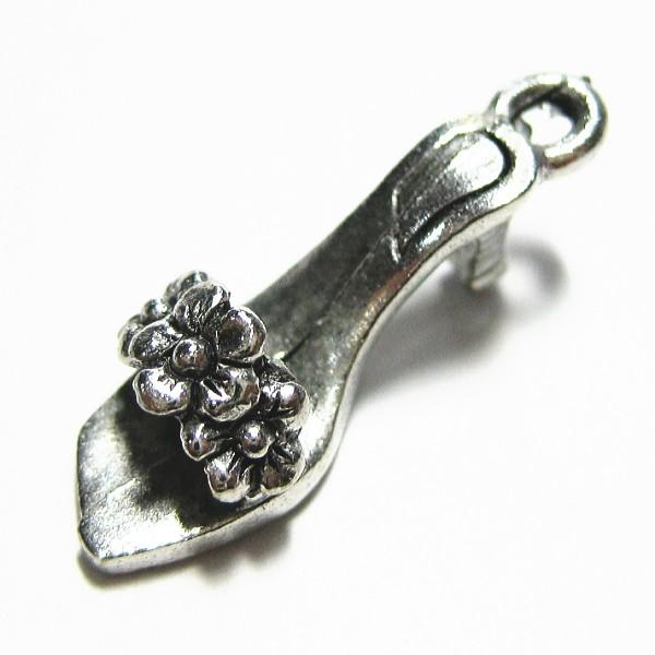7637-【ＮＹピューター】　お花のサンダル　チャーム　銀古美　２０mm　５個/１セット