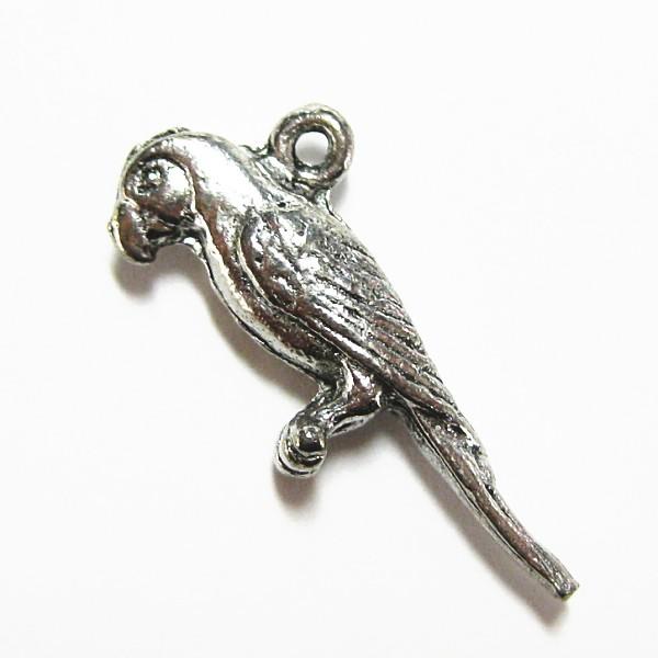 7656-【ＮＹピューター】　オウム　チャーム　銀古美　３０mm　５個/１セット
