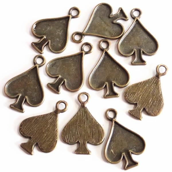 7922-［セッティング］　ミール皿　スペード　真鍮古美　２７x１７mm　１０個/１パック