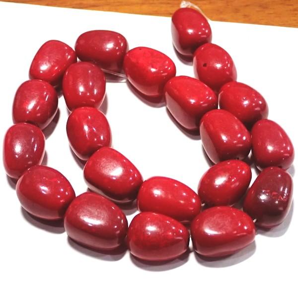 8635-《天然石５００円均一》　ホワイトジェイド赤染　フリースクエア　１９x１４mm平均　約３８c...