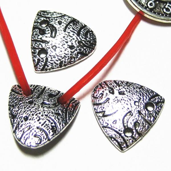 8763-《メタルチャーム・パーツ》　三角　コネクター　銀古美　１４ｘ１４mm　１０個/１セット