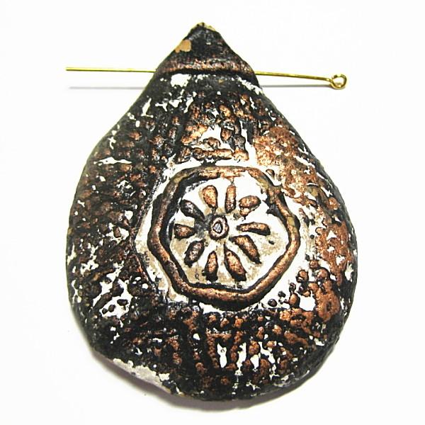 9470-《Vintage・パーツ》　クレイペンダント　ドロップ　７０x５０mm　１個