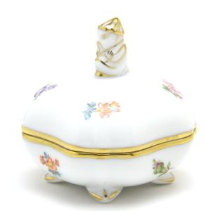 ヘレンド（HEREND） 丸形小物入れ(高さ:9cm)猫飾り ミルフルール(06033