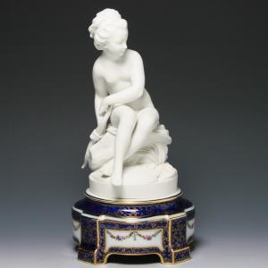 【希少】セーブル(Sevres) 白磁人形 水の精ニンフ(高さ:24.5cm) 1999年:Philippe Richard作,2000年:Gilles Bouttaz作 置物【国立セーブル製陶所から直輸入】新品