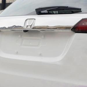 商品名】 ホンダ ヴェゼル ハイブリッド 純正 リヤライセンスガーニッシュ ホンダ（HONDA） ヴェゼル 前期：純正 リアライセンスガーニッシュ