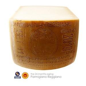 パルミジャーノ レジャーノ 24ヶ月熟成 チーズ イタリア 2分の1カット 約18kg 350円 100g当り再計算 Ord San Kg ハイ食材室 通販 Yahoo ショッピング