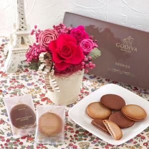ゴディバ「クッキーアソートメント」とプリザーブドアレンジメントのセット 日比谷花壇