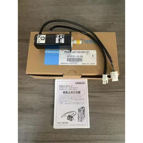 【新品 ★送料無料 】  OMRON R88M-UE10030H-S1 サーボモーター◆6ヶ月保証