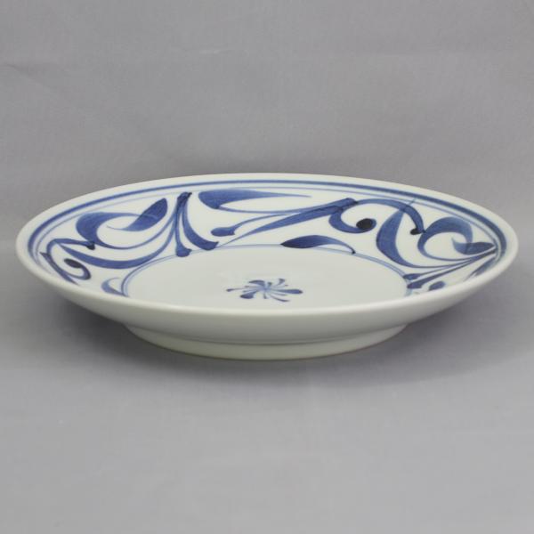 愛媛県指定無形文化財　伝統工芸品　砥部焼 千山窯 8寸丸皿　唐草　※砥部焼 11,000円以上購入で...