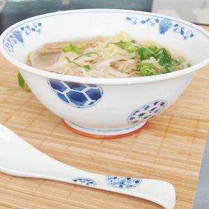 (2023年2月下旬頃入荷予定)軽くてしっかりラーメンサイズ スタイリッシュ麺鉢 花伊万里 どんぶり(お取り寄せ商品 欠品時約1ヶ月程度)