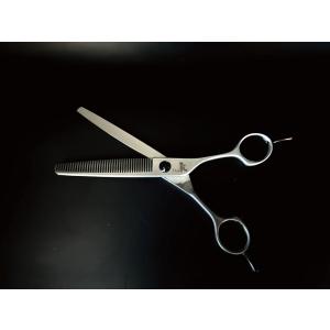 TAA 鬼斧 仕上げスキ7インチ TAA 鬼斧チタンシザー7インチブラックシザー