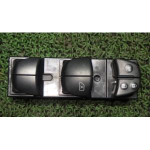 シルフィ DBA-TB17 パワーウインドウスイッチ   25401-3SB0C 中古