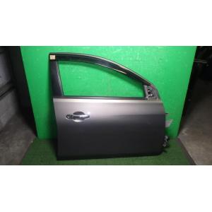 ラティオ DBA-N17 右フロントドア KAC   H010M-3BGMA 中古