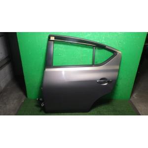 ラティオ DBA-N17 左リアドア KAC   H210A-3BGMA 中古