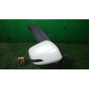 ルクラ DBA-L455F 右サイドミラー W24   87910-B2B40 中古