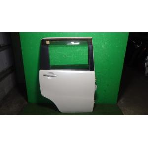 タントエグゼ DBA-L455S 右リアドア W24   67003-B2180 中古