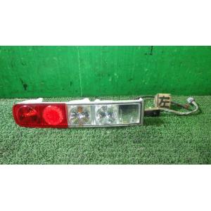 キューブ DBA-YZ11 左テールランプ ICHIKOH D015 36555-4V00A 中古