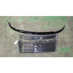 エルグランド UA-E51 ラジエータグリル 2Y4   中古