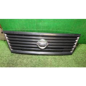 キャラバン CBF-VRE25 ラジエータグリル   62310-VX50A 中古