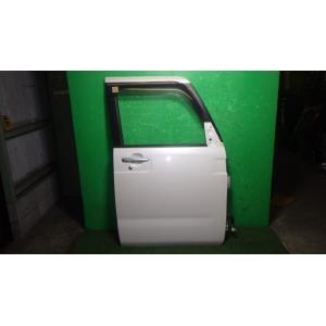 ウェイク DBA-LA700S 右フロントドア W24   67001-B2420 中古