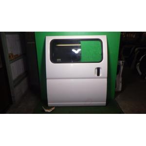 キャラバン LC-CQGE25 右リアドア QM1   H2100-YW0MM 中古