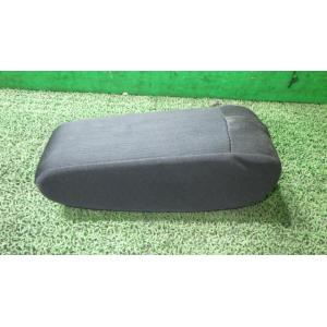 タントエグゼ DBA-L455S アームレスト   72810-B2510-C2 中古