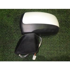ムーヴ DBA-LA100S 左サイドミラー W24