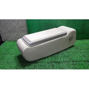 ムーヴ DBA-LA100S アームレスト   72810-B2540-E1 中古