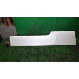 デリカＤ5 DBA-CV5W 左スライドレールカバー  W23  5301B891 中古