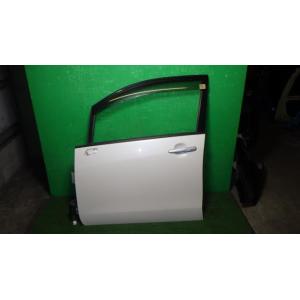 ムーヴ DBA-LA100S 左フロントドア W24   67002-B2310 中古
