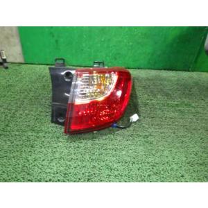 プレマシー DBA-CWEFW 右テールランプ  スタンレー P9377中古