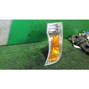 キャラバン KR-VWE25 左クリアランスランプ コイト 210-24880 中古
