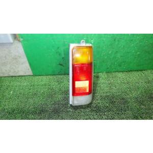 サンバー V-KV3 右テールランプ OEW 2074A 中古