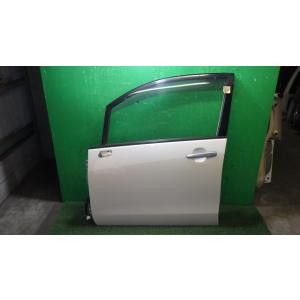 ムーヴ DBA-LA100S 左フロントドア W24   67002-B2311 中古