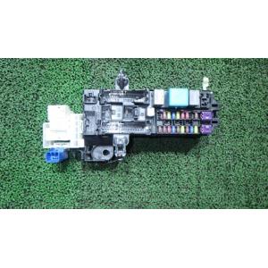 タント DBA-L375S ヒューズボックス   8260-B2240 中古