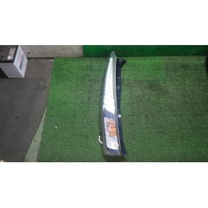 ムーヴ DBA-LA100S 左テールランプ   81560-B2540 中古
