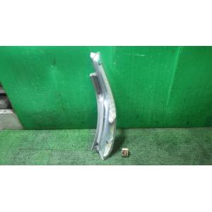 リーフ ZAA-AZE0 右テールランプ ICHIKOH D115 26550-4NN0A 中古