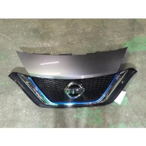 ノート DAA-HE12 ラジエータグリル KAD   62310-5WK68 中古