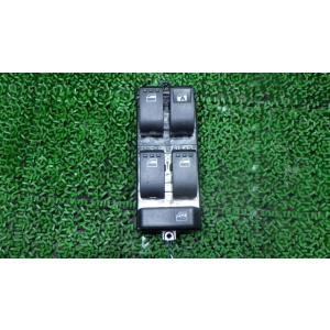 タント DBA-L375S パワーウインドウスイッチ   84820-B2290 中古
