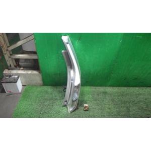 リーフ ZAA-AZE0 右テールランプ ICHIKOH D115 26550-4NN0A 中古
