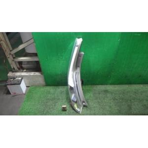 リーフ ZAA-AZE0 左テールランプ ICHIKOH D115 26555-4NN0A 中古