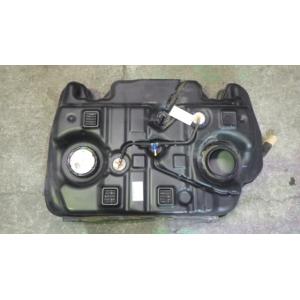 デリカＤ5 DBA-CV5W フューエルタンク   1700B125 中古