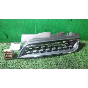 マーチ DBA-AK12 ラジエータグリル   62330-CT40A 中古