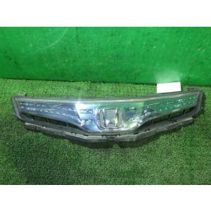 フィットシャトル DAA-GP2 ラジエータグリル NH624P  中古