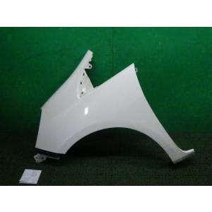 フィットシャトル DAA-GP2 左フロントフェンダー NH624P  中古