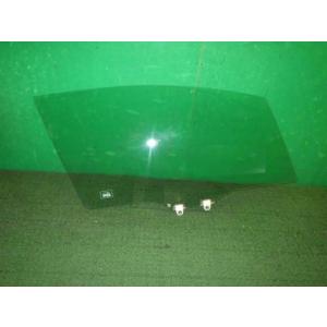 フィットシャトル DAA-GP2 右フロントドアガラス NH624P  中古