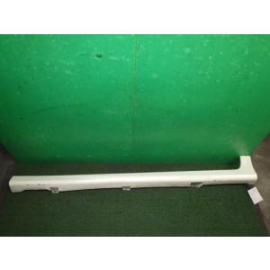 フィットシャトル DAA-GP2 右サイドステップ NH624P  中古