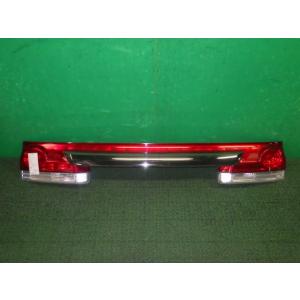 ステップワゴン DBA-RG3 リアフィニッシャーパネル  スタンレー P5532