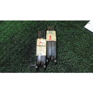ストリーム DBA-RN6 フロントブレーキパット   中古
