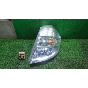 フィット DAA-GP1 右テールランプ STANLEY P9883 33500-TF0-J71 中...